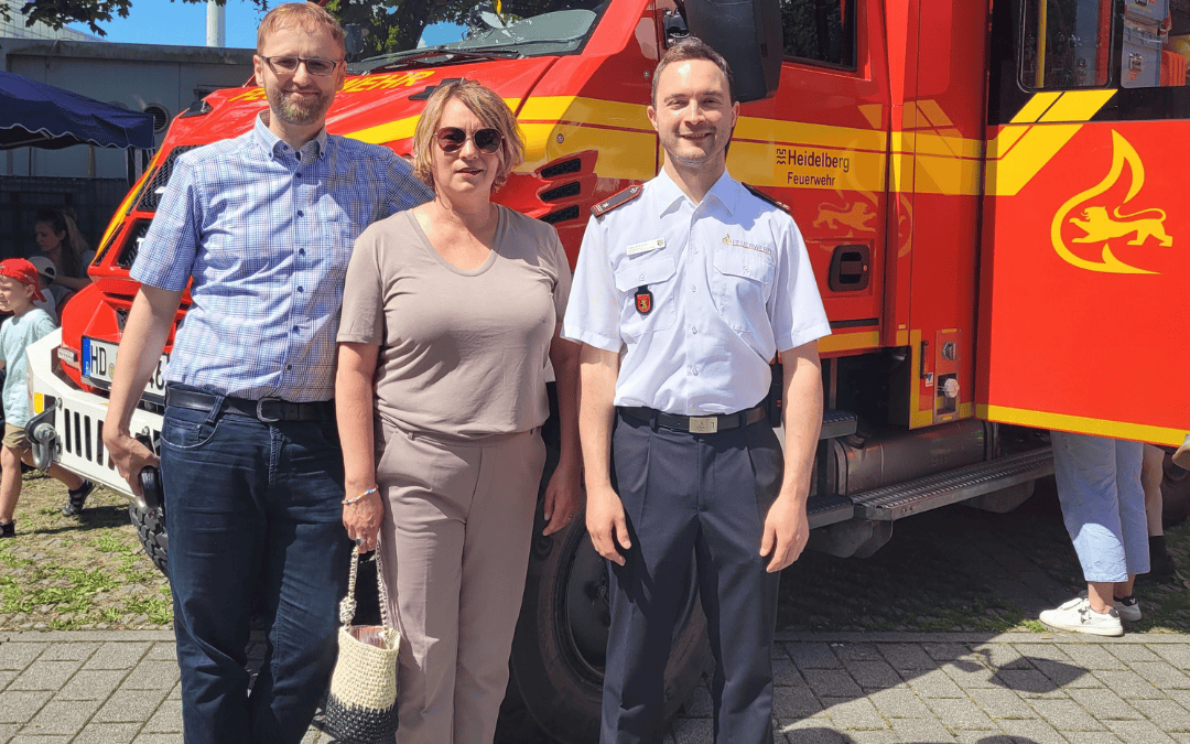 Feuer­wehrfest in Handschuh­sheim – viele fröhliche Gäste direkt zu Beginn