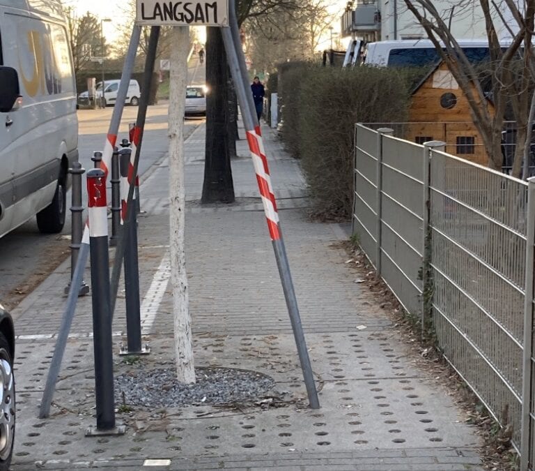 Verkehrs­be­ru­higung des Wohnge­bietes „Am Dorf“ in Kirchheim